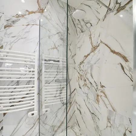 Superbe Studio Refait à Neuf * Paris