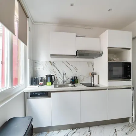 Superbe Studio Refait A Neuf * Paris