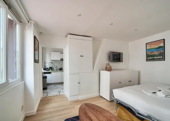 Appartement Superbe Studio Refait à Neuf *