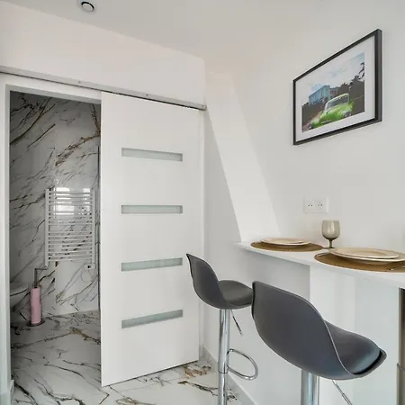 Superbe Studio Refait A Neuf